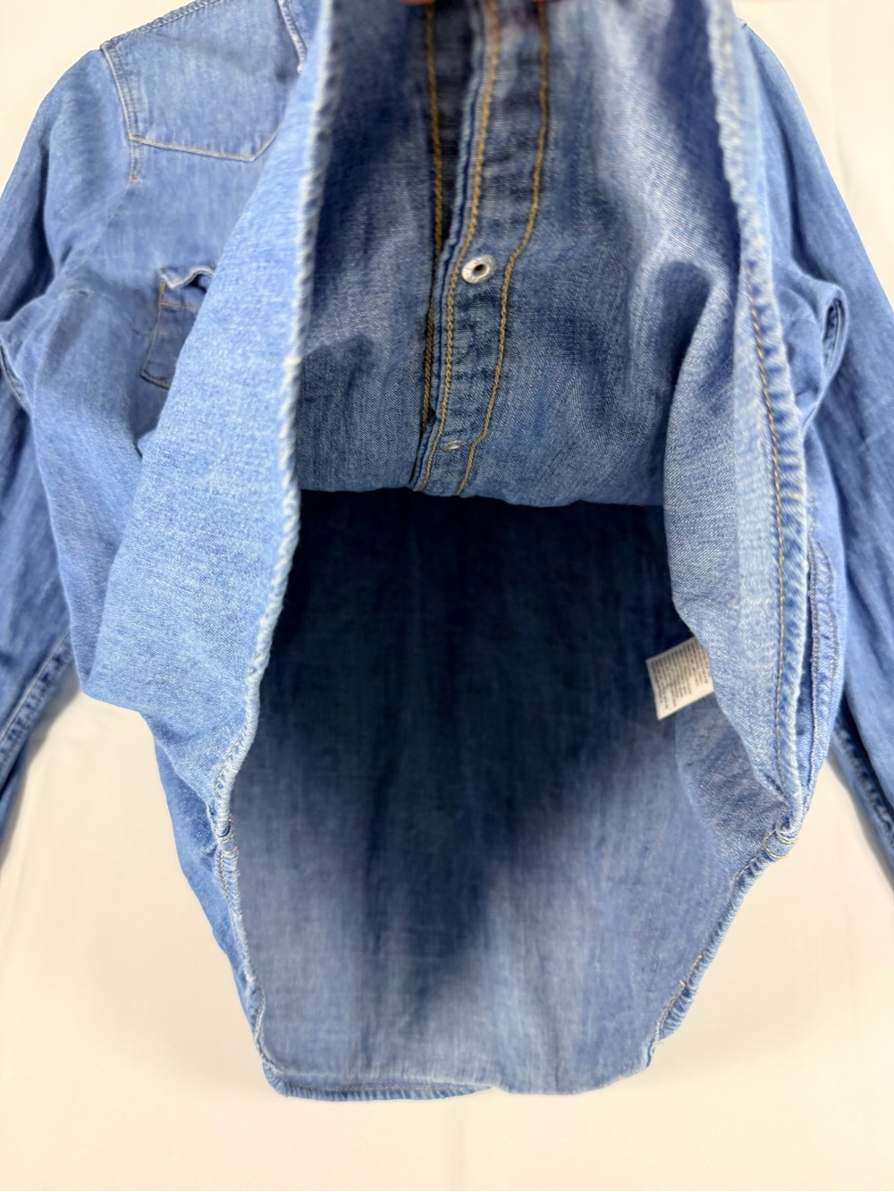 LEVI’S Women’s Size L Shirt Top Denim Jean Pearl Snap Western Style Red Tab - Picture 8 of 16